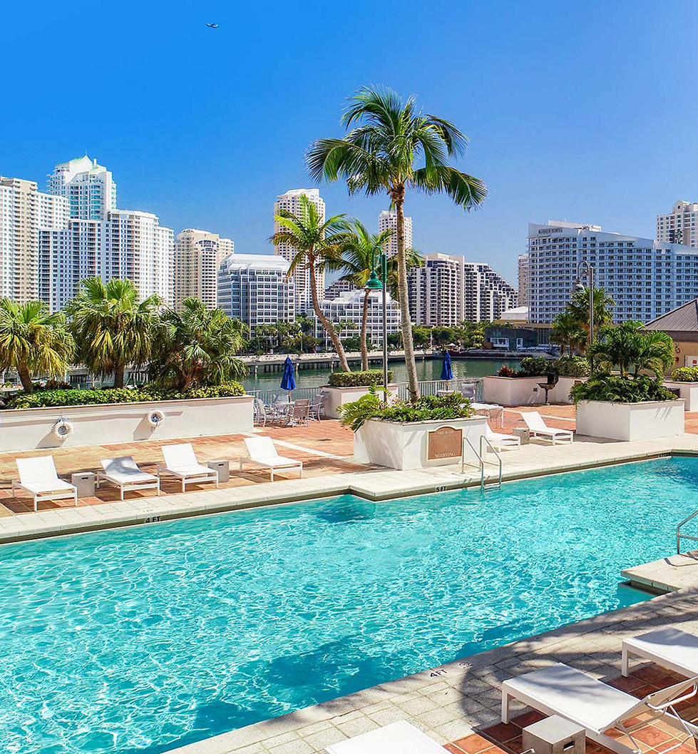 the yacht club apartments miami